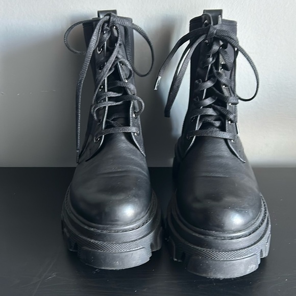 Combat Boots Size 39 Black Excellent Condition - Picture 2 of 5